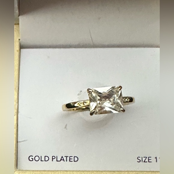 Charter Club Gold-Tone Pavé & Emerald-Cut Crystal Engagement Ring sz 11 1534 - Picture 2 of 10